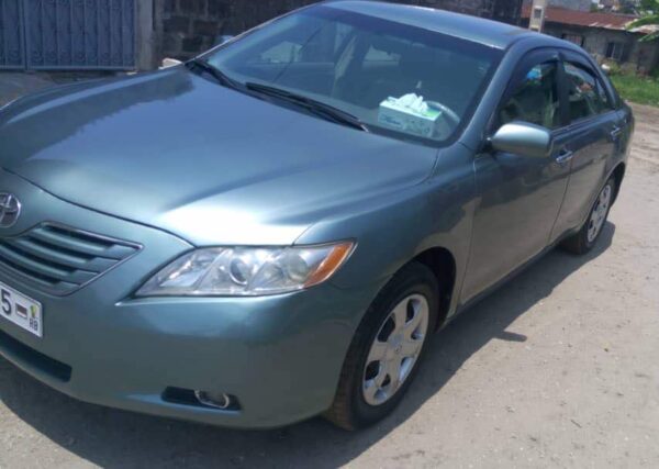 Berline: Camry TOYOTA