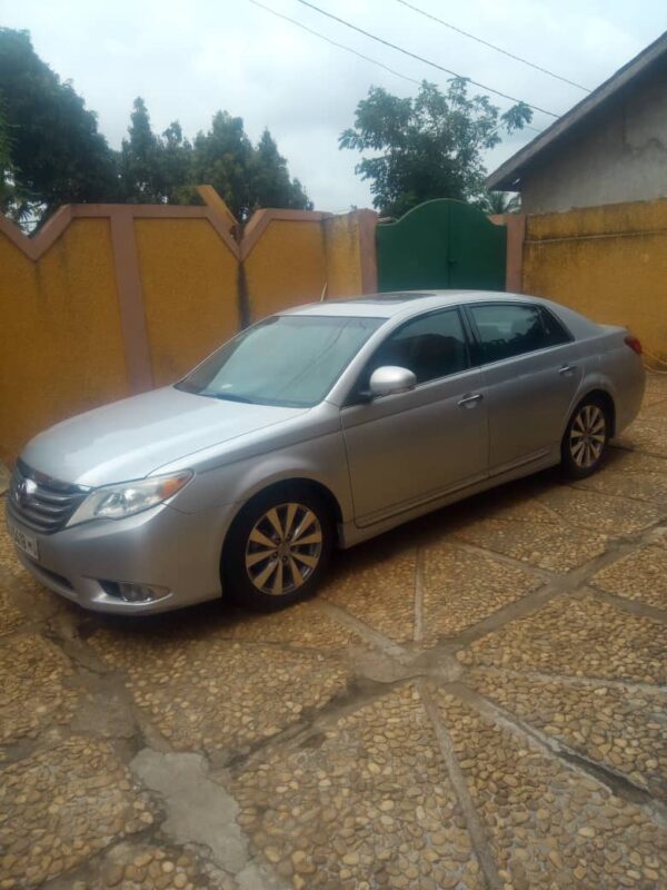 TOYOTA AVALON